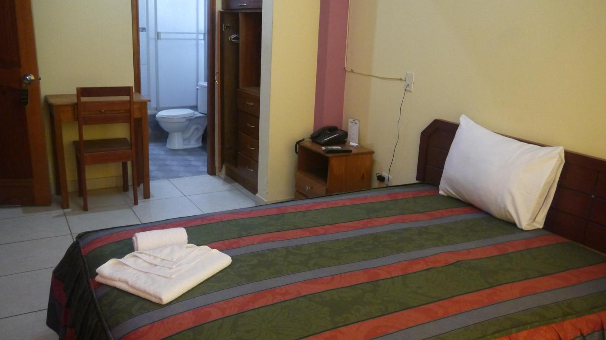 Hotel Jhor Bush Пукальпа Номер фото
