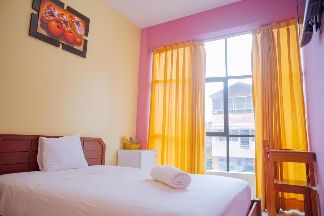 Hotel Jhor Bush Пукальпа Екстер'єр фото