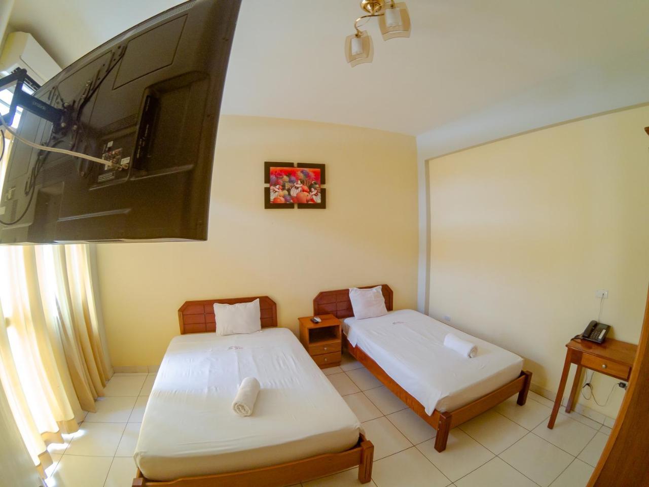 Hotel Jhor Bush Пукальпа Екстер'єр фото
