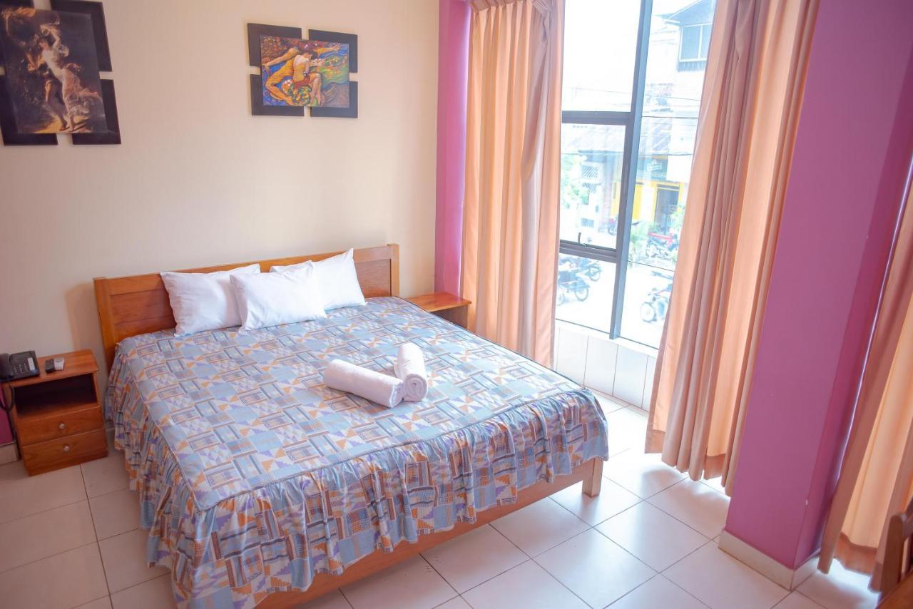 Hotel Jhor Bush Пукальпа Екстер'єр фото